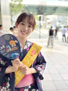 20240724_25天神祭りうちわ娘